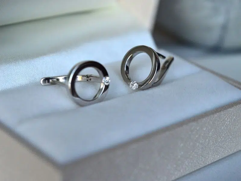 Auksiniai auskarai su deimantais 0.064 ct